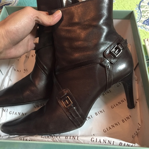 Gianni Bini brown leather bootie heels size 7.5 - Picture 3 of 4